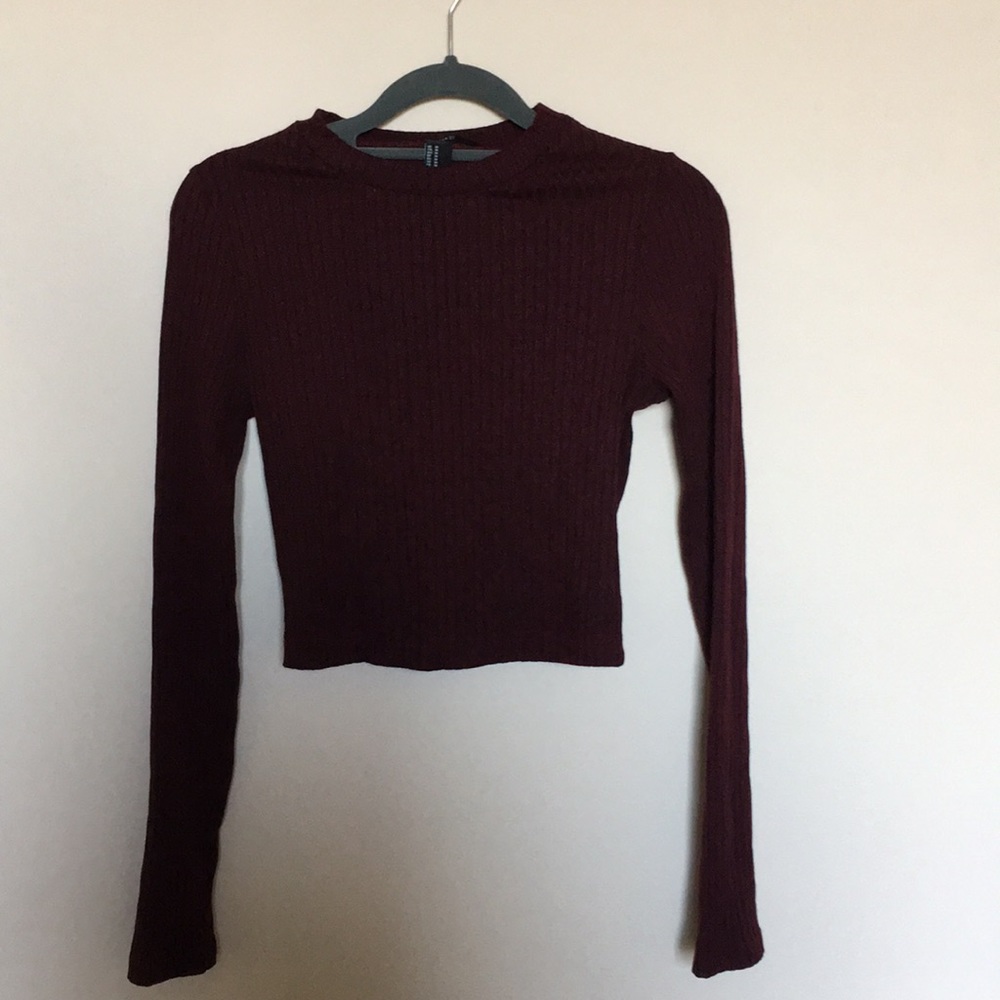 Open back long sleeve crop top